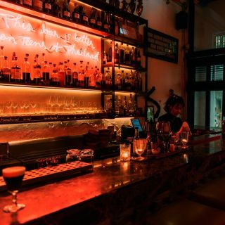 Bangkok: Guided Bar Hopping Night Tour with Private Option