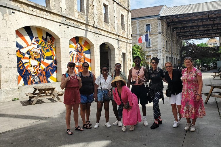 Bordeaux: Tour guiado de bicicletaGuia de turismo em inglês