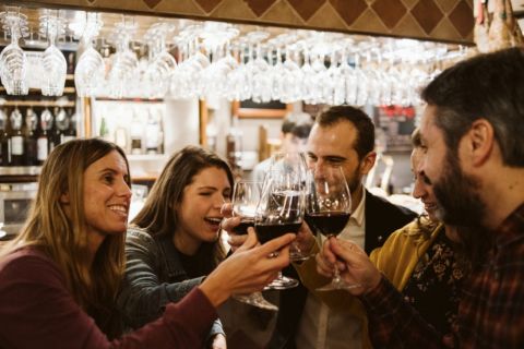 San Sebastian: Pintxos and Wine Tour with 5 Tastings