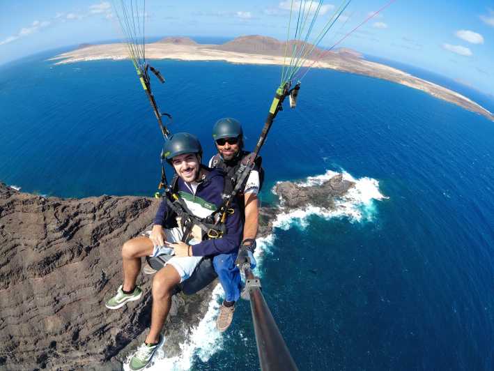 Lanzarote: Tandem Paragliding Flight Over Lanzarote