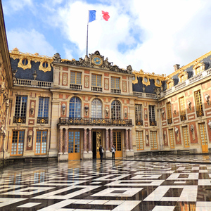 Versailles: Skip-the-Line Guided Palace Tour and Full Access