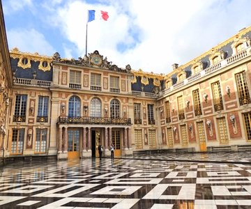 Versailles: Skip-the-Line Guided Palace Tour and Full Access