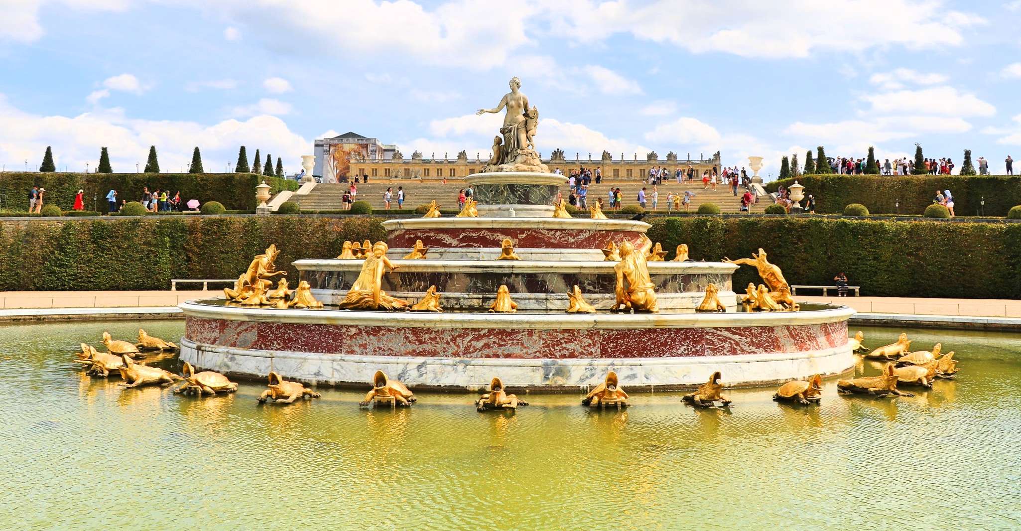 Versailles, Skip-the-Line Guided Palace Tour w/ Gardens - Hizvo