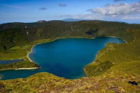 Desde Ponta Delgada: viaje privado a Lagoa do Fogo y aguas termales