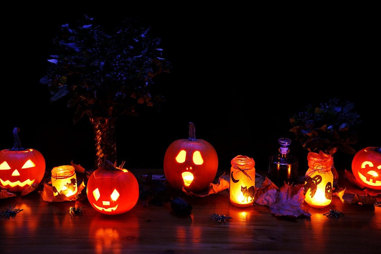 ادنبره: الأسرار المظلمة لجولة الهالوين في المدينة القديمةإديمبورغو: غموض إديمبورغو - عرض خاص للهال