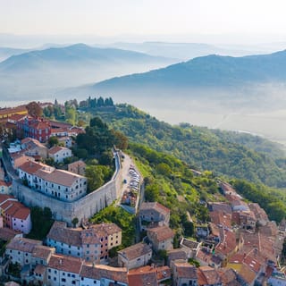 Z Zadaru: całodniowa prywatna wycieczka po średniowiecznym Motovun i Senj