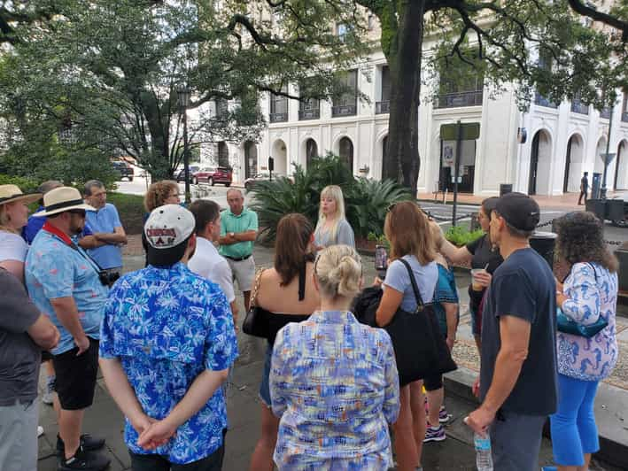 Savannah Guided Walking Tour Of The Historic District Getyourguide