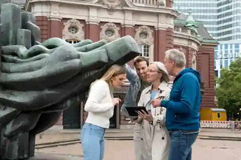 Frankfurt: Old Town & Brückenviertel Outdoor Escape Game