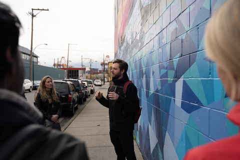 Vancouver: tour a piedi di caffè di street art e artigianato con degustazioneVancouver: tour a piedi di street art e caffè artigianale con degustazione