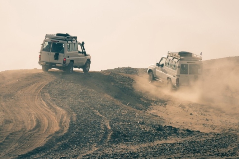 Hurghada: Aventura Safari en Jeep con Cena y Espectáculo Beduino