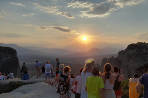 From Athens: Private Meteora Day Tour with Optional Guide From Athens: Private Meteora Day Tour without Guide