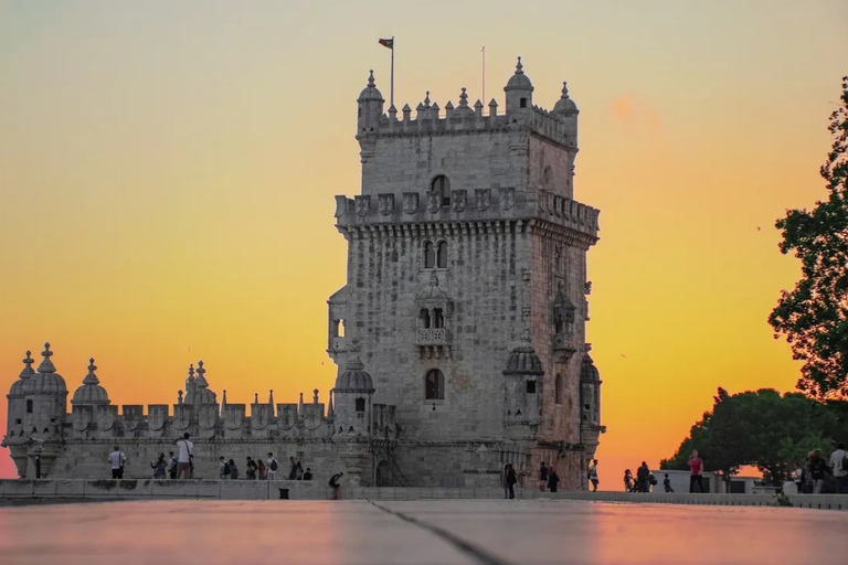 Lisboa: recorrido turístico por Belem en tuk-tuk eléctricoLisboa: recorrido turístico por el distrito de Belem en tuk-tuk eléctrico