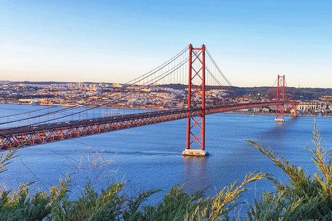 Lisbon: Belem District Sightseeing Tour by Electric Tuk-Tuk