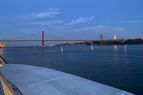 Lisboa: recorrido turístico por Belem en tuk-tuk eléctricoLisboa: recorrido turístico por el distrito de Belem en tuk-tuk eléctrico