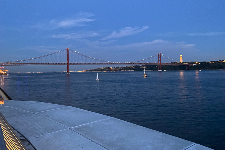 Lisboa: recorrido turístico por Belem en tuk-tuk eléctricoLisboa: recorrido turístico por el distrito de Belem en tuk-tuk eléctrico