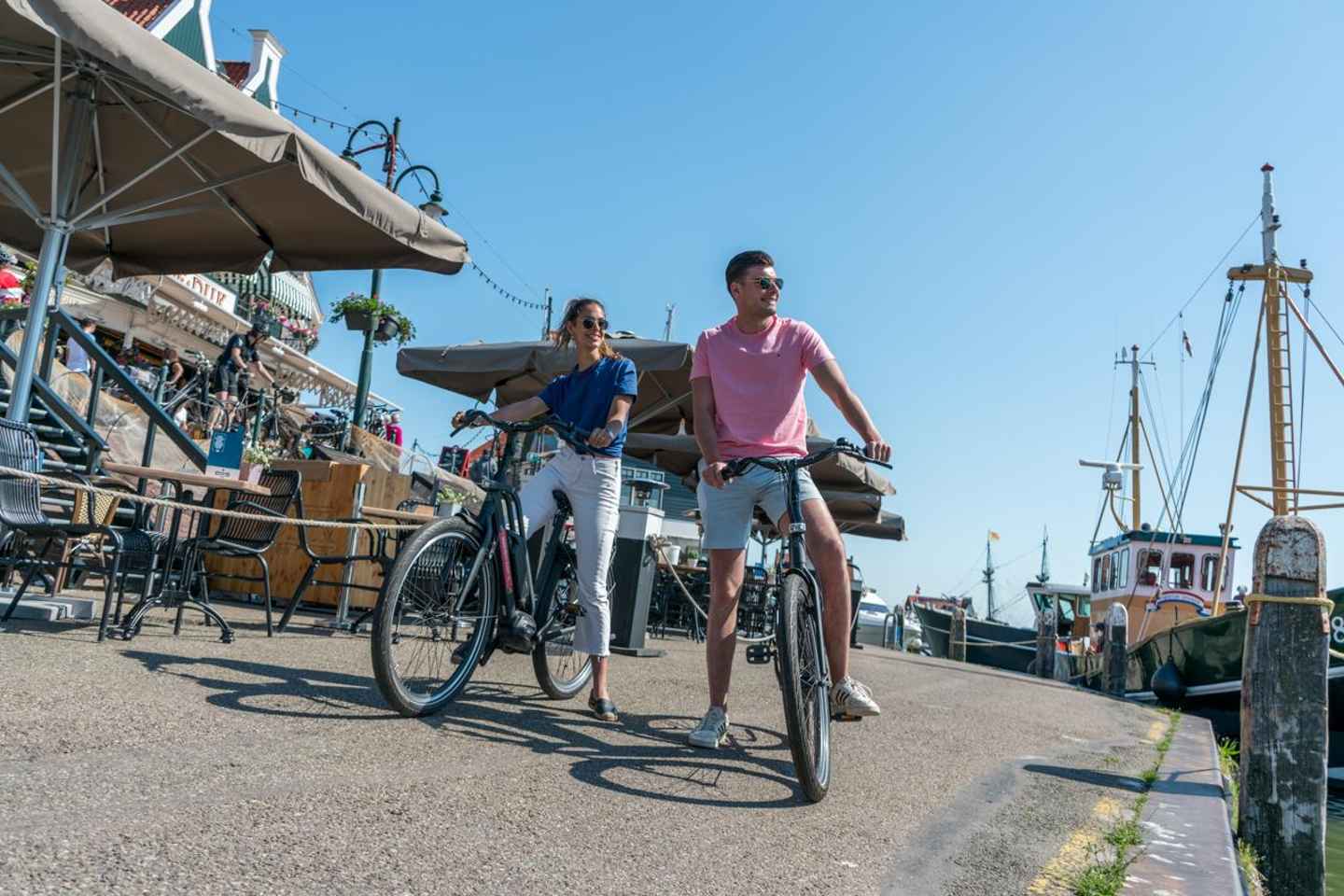 Volendam: E-Bike Rental including Highlights-Routes
