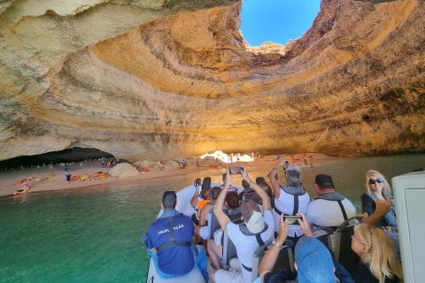 Albufeira: grotta di Benagil e crociera in barca con avvistamento di delfini