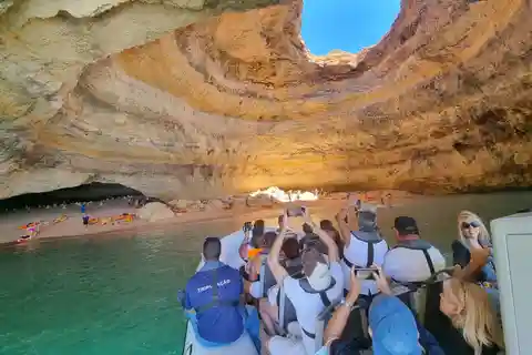 Albufeira: Benagil Grot en rondvaart met dolfijnen