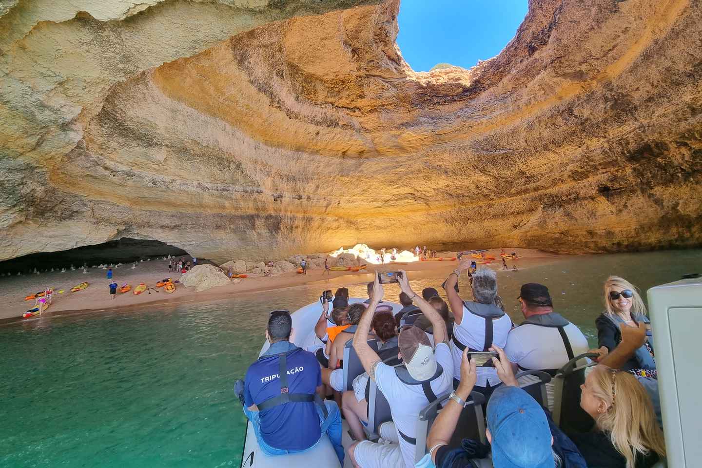 «Альбуфейра: круиз к пещере Бенагил и дельфинам»