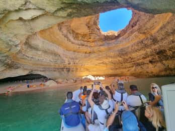 Albufeira: Jaskinia Benagil i rejs statkiem z delfinami