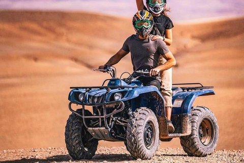 Marrakech: Excursão ao deserto de Agafay com quadriciclo, passeio de camelo e jantar