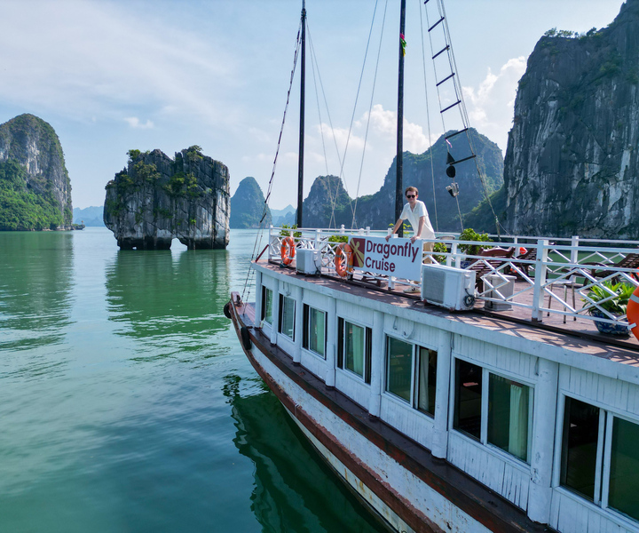 Hanoi: Islands, Caves, Kayak & Halong Dragonfly Boat Cruise