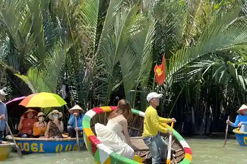 Ba Tran Paseo en barco por el bosque de cocoteros de Hoi An