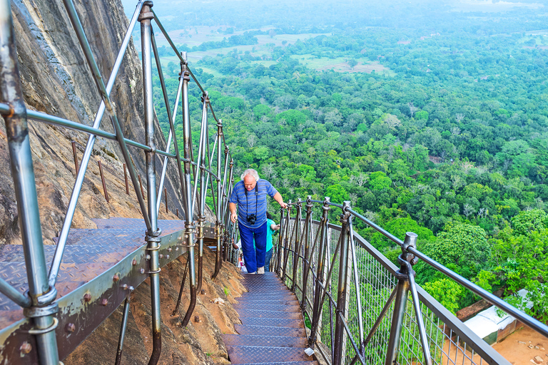 Visite privée de Sigiriya et Dambulla au départ de Hikkaduwa