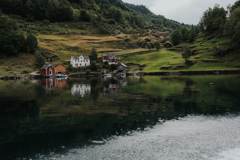 Øystese: Safári RIB do Hardangerfjord até a filial de FyksesundPasseio de barco RIB