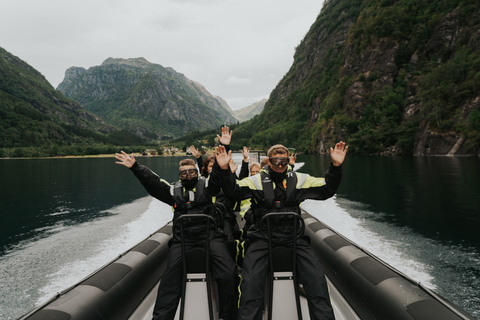 Øystese : safari en semi-rigide dans le Hardangerfjord jusqu'à l'embranchement de FyksesundVisite en bateau pneumatique