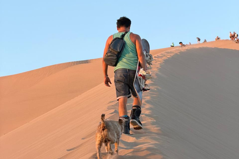 Huacachina: Hike to the top and enjoy sandboarding at sunset