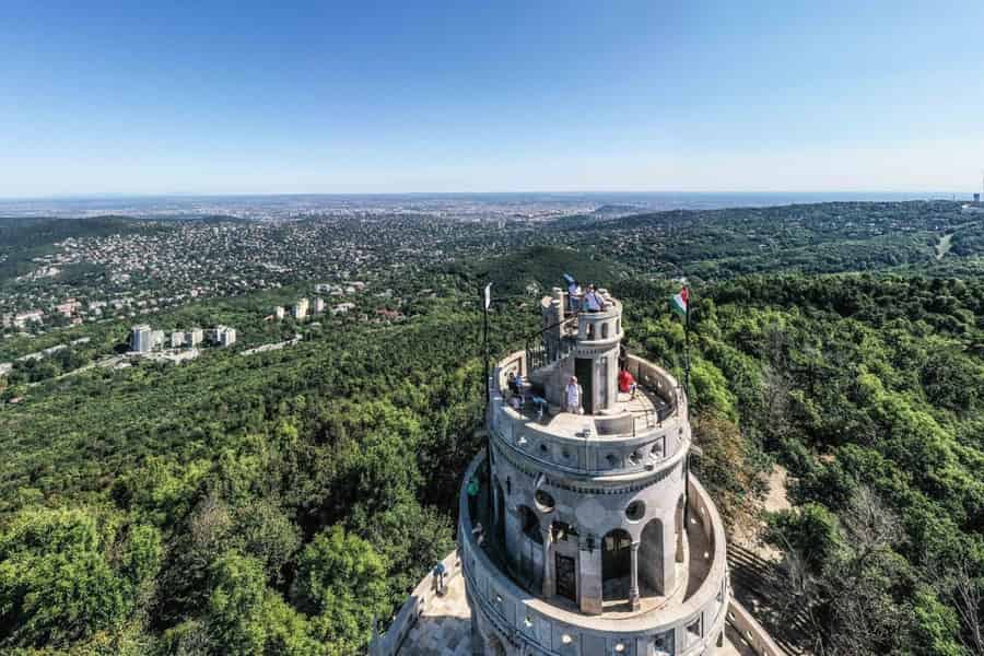 Budapest: Ticket und Tour für den Elisabeth Aussichtsturm Sessellift. Foto: GetYourGuide