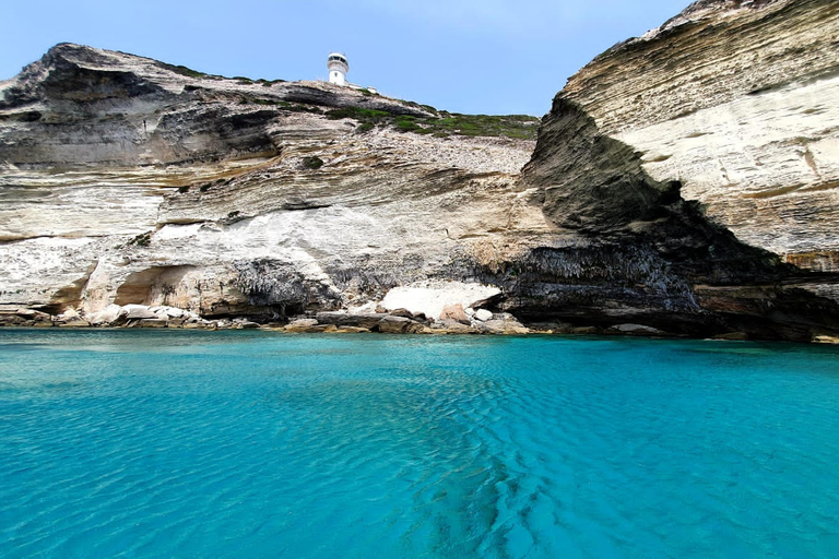 Bonifacio: Tour guiado pelas Ilhas Lavezzi e cavernasBonifacio: Visita guiada às ilhas Lavezzi e às grutas