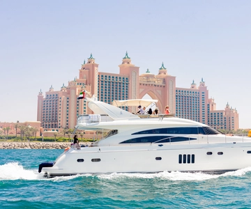Dubai: Luxury Yacht Tour with Options to Add a BBQ Lunch