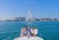 Dubaï, Tour de yacht de luxe avec des options pour ajouter un déjeuner barbecue - Housity