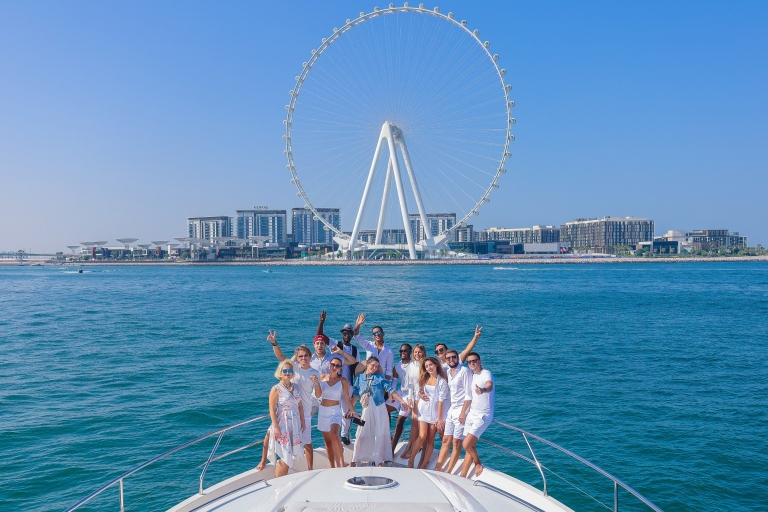 Tour de la côte de Dubaï en yacht + BBQ ou pique-nique et guide virtuelVisite du yacht de luxe de Dubaï - Visite de 2 heures avec petit-déjeuner