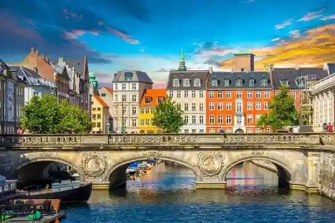 Copenhague : Visite guidée privée en voiture et à pied