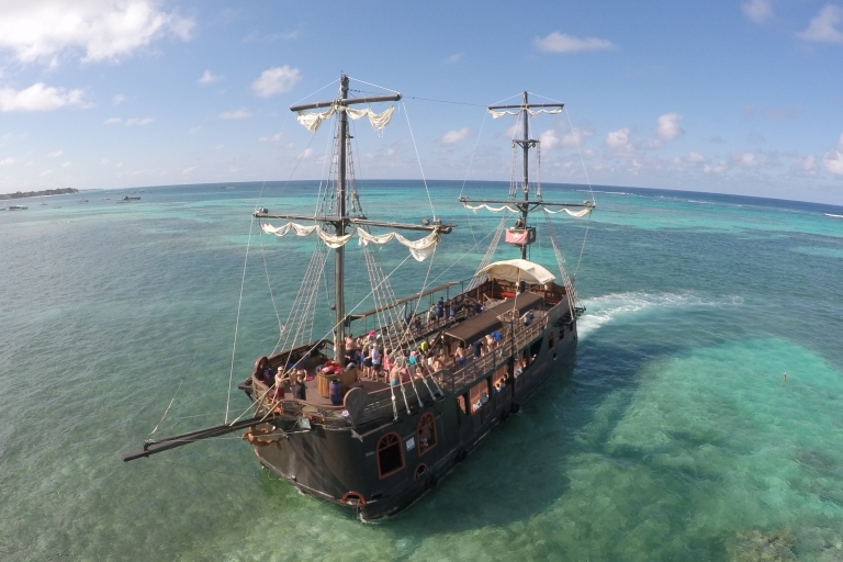 Punta Cana: wycieczka statkiem pirackim i nurkowanie z rurkąOcean Adventures Piraci z Karaibów