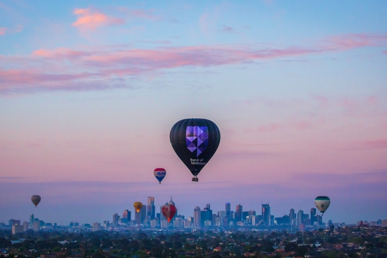 Melbourne: Sunrise Hot Air Balloon Experience z transferami