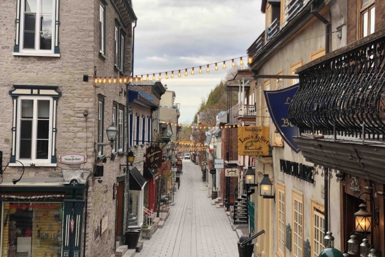 Quebec City: Old Quebec Walking Tour with Funicular Ride Private Tour in Spanish