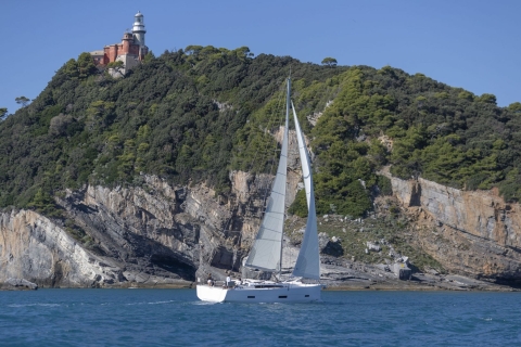 Mallorca: Midday or Sunset Sailing with Snacks and Open Bar Mallorca Private Sunset Sailing with Light Snacks and Open