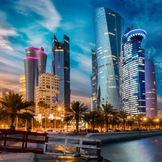 Doha: Souq Waqif, Katara, and Pearl-Qatar Island Guided Tour