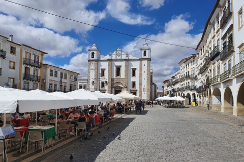 Z Lizbony: całodniowa wycieczka do Evory i MonsarazPrywatna wycieczka