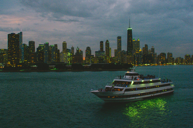 Chicago: Christmas Eve Gourmet Dinner Cruise Lake Michigan Christmas Eve Gourmet Dinner Cruise on Lake Michigan