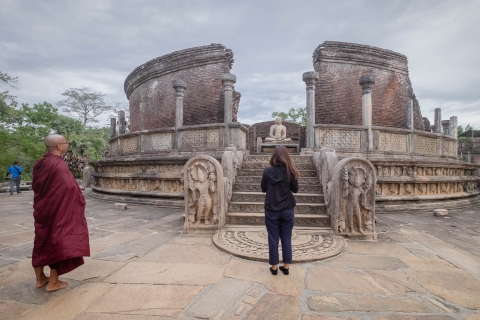 Tagesausflug in die antike Stadt Polonnaruwa von Negombo