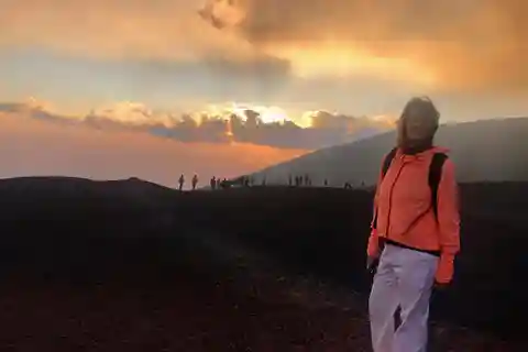 Da Taormina: esperienza al tramonto sui crateri superiori dell'Etna