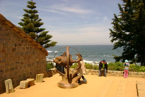 Santiago: Private Pomaire, Isla Negra, and Pablo Neruda Tour