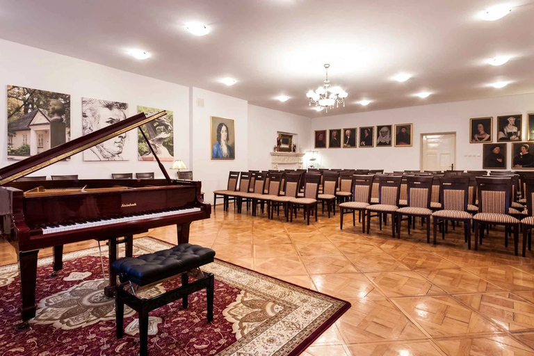 Krakau: Chopin-Klavierkonzerte in der Chopin-GalerieKrakau: Chopin-Klavierkonzerte im Chopin-Konzertsaal