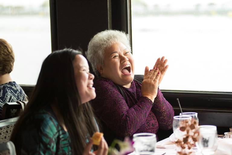 City Cruises DC: cena in crociera gourmet alla vigilia di NataleWashington DC: crociera sul fiume con brunch gourmet della vigilia di Natale