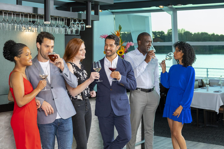 City Cruises DC: cena in crociera gourmet alla vigilia di NataleWashington DC: crociera sul fiume con brunch gourmet della vigilia di Natale